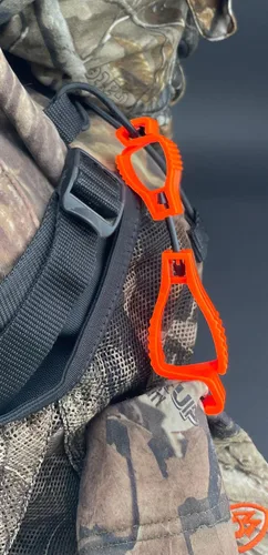 Vista 3 de Glove Guard Clips de engranaje Hunters. Asegura sombreros, guantes y equipo de senderismo, paquete de 5, accesorios para exteriores, fabricados