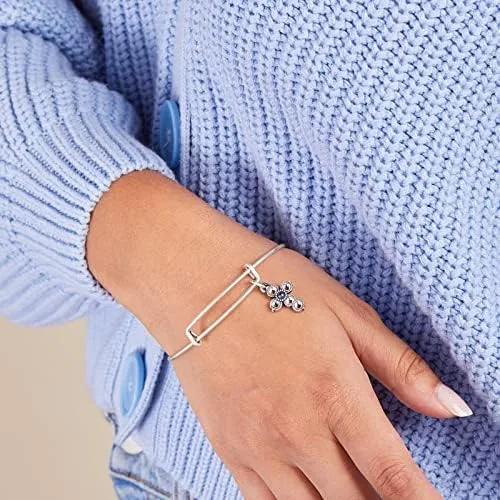 Vista 3 de Alex and Ani Path of Symbols - Brazalete expandible para mujer, dije festivo de infusión de perlas, acabado dorado raeliano, de 2 a 3.5 pulgadas