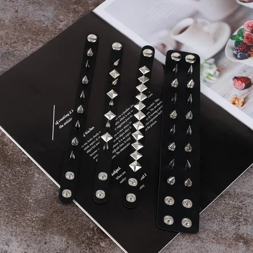 Vista 3 de Manfnne - Pulsera de cuero punk, gótica, con joyas de roca tachonadas de metal