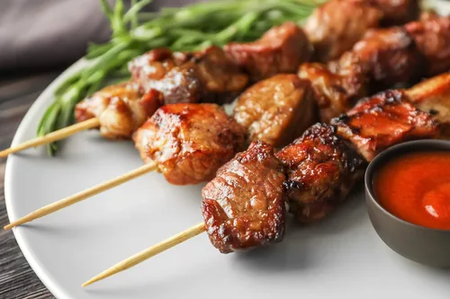 Vista 8 de DecorRack Pinchos de bambú natural de 6 pulgadas, 100 pinchos de madera para asar a la parrilla, barbacoa, aperitivos, frutas, smores, cóctel