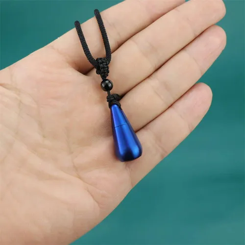 Vista 2 de Pastillero para llavero de titanio, impermeable, pastillero de bolsillo portátil, contenedor de píldoras, organizador EDC para viajes diarios (azul)