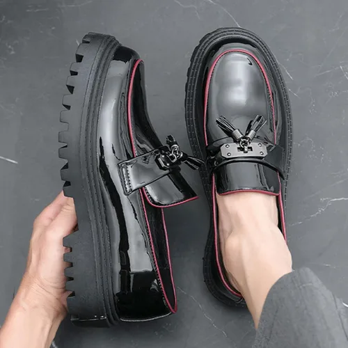 Vista 4 de Mocasines de charol para hombre con plataforma gruesa con decoración de metal, suela de lengüeta, zapatos de trabajo de negocios, antideslizantes