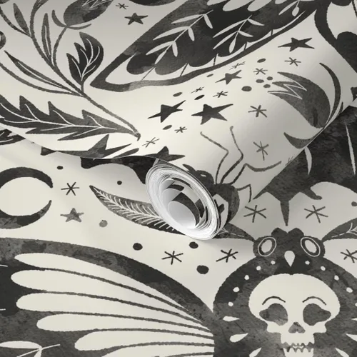 Vista 2 de Muestro de papel tapiz extraíble – Acuarela Cráneo Polilla Damasco Negro Blanco Flor Estrellas Elegante Tinta Magia Papel pintado personalizado