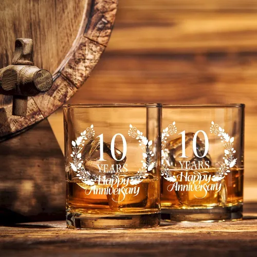Vista 5 de Perfectinsoy Juego de regalo de cristal de whisky de 10 años de feliz aniversario, regalo de boda para mamá, papá, abuelos, alma gemela, pareja