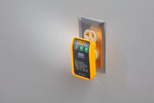 Vista 4 de Fluke Probador de zócalo ST120 GFCI sin pitido