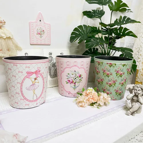 Vista 2 de Cubo de basura de cuero con rosas rosas rosas para dormitorio, impermeable, redondo, contenedor de basura para dormitorio, oficina, cocina, sala