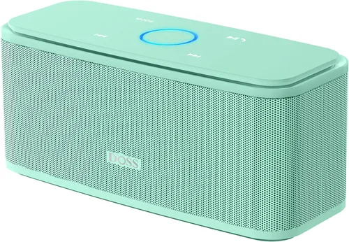 Vista 9 de DOSS SoundBox Touch - Altavoz inalámbrico con Bluetooth, sonido HD de 12W con graves ricos, resistente al agua IPX5, 20 horas de reproducción, manos