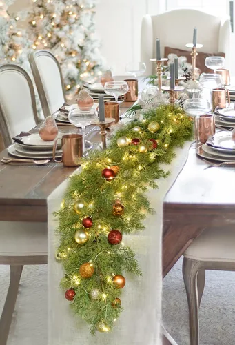Vista 7 de Guirnalda de pino de Navidad iluminada de 6 pies, guirnalda de vegetación de Navidad con adornos de bolas, guirnalda de ciprés artificial de cedro