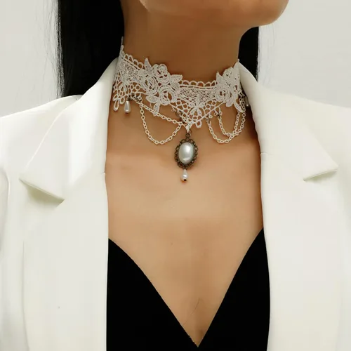 Vista 3 de YienDoo Gargantilla de encaje vintage con patrón de encaje gótico blanco, collar punk con borla y cuentas de perlas, gargantilla de princesa