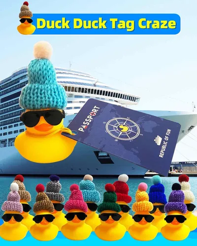 Vista 5 de El juego de etiquetas de pato de crucero incluye 12 patos de goma de crucero con sombrero de gafas de sol para cruceros, 12 tarjetas de etiqueta