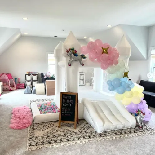 Vista 3 de POYOUNGHU Casa de Rebote Blanca, Casa con Inflador, Inflable para Saltar, Juguete para Niños, Material Extra Grueso Cosido para Mayor Durabilidad