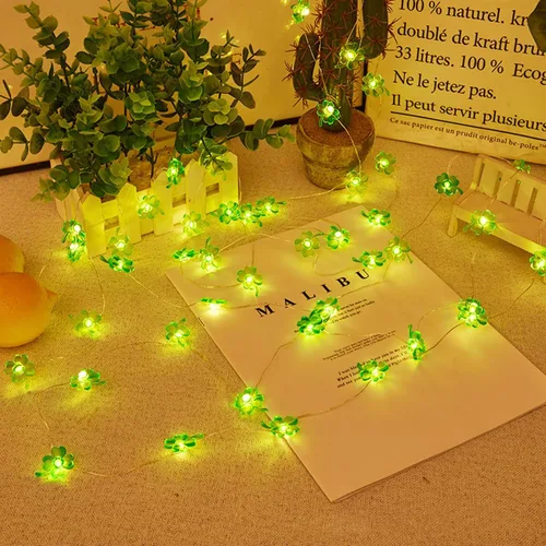 Vista 5 de Tira de luces verdes de 13 pies con 40 LED de trébol de cuatro hojas con control remoto, utilizada para decorar dormitorios, hogares, jardines