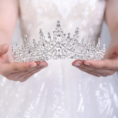 Vista 2 de Lerjiaoor Tiara nupcial de princesa de cristal para boda, disfraz de Halloween, corona de graduación tiara para mujeres y niñas (plateada)