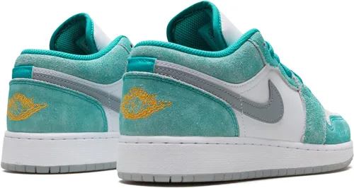 Vista 2 de Jordan Youth Air Jordan 1 Low GS DO8244 301 New Emerald - Talla 3.5Y, BlancoNegro-copa