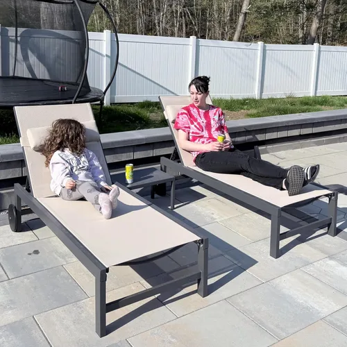 Vista 12 de PURPLE LEAF Juego de sillas de lounge al aire libre de gran tamaño de 3 piezas para patio, tumbona para piscina, estructura de aluminio con mesa