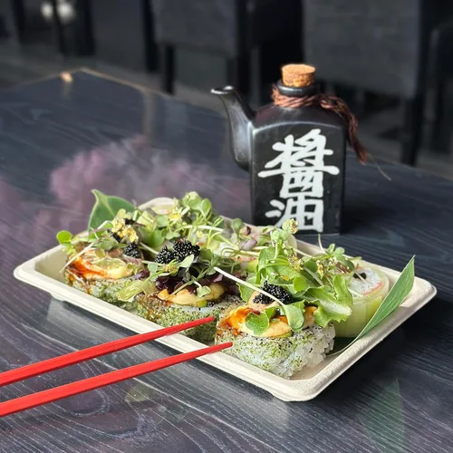 Vista 6 de EcoQuality Bandejas de sushi compostables extragrandes con tapas, contenedor de sushi natural de caña de azúcar, biodegradable, plato de sushi