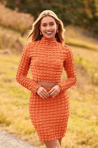 Vista 3 de PRETTYGARDEN Conjunto de 2 piezas de otoño para mujer 2024 con cuello alto falso y minifalda entallada