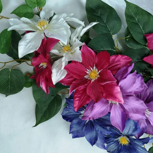 Vista 6 de Silk Clematis - Plantas artificiales de vid, 12 flores, 33 pulgadas, 4 unidades (crema)