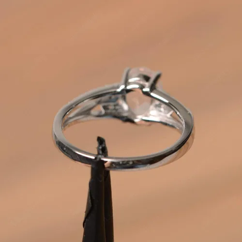 Vista 3 de LUO Anillo de compromiso de plata de ley 925 con forma ovalada de 0.315 x 0.236 in para mujer