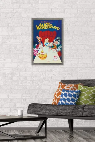 Vista 2 de Trends International Disney Alicia en el país de las maravillas - Póster de pared del 70 aniversario, 22.4 pulgadas de largo x 14.7 pulgadas