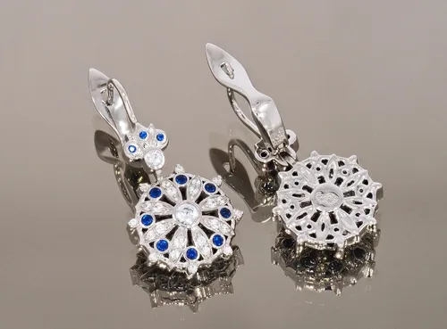 Vista 2 de ETHNIQ Felicia Collection - Aretes colgantes para mujer, diseño floral, chapados en oro amarillo de 22 quilates, adornados con circonita cúbica