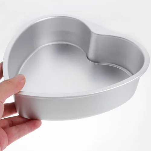 Vista 2 de Kichvoe Molde de aluminio antiadherente con forma de corazón de 8 pulgadas con parte inferior extraíble para San Valentín, cumpleaños, hornear