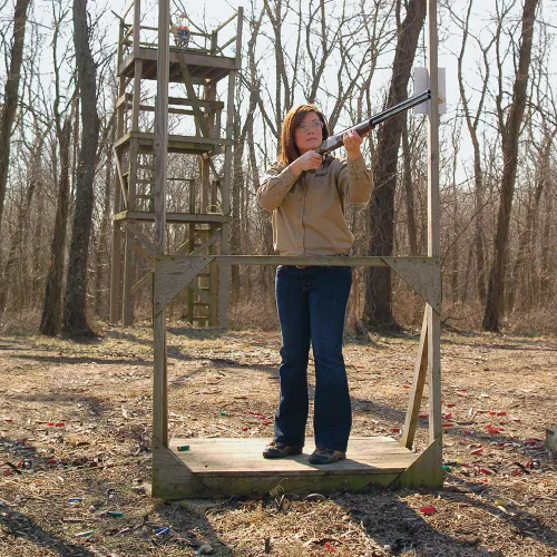 Vista 4 de Caldwel Recoil Shield with Adjustable Fit, Thick Padding, for Range, Shooting, Hunting, and Outdoors