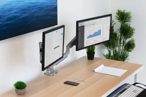 Vista 3 de Mount-It! Soporte de escritorio para monitor dual con puertos USB 3.0, soporte de monitor dual de movimiento completo para 2 pantallas de hasta 32