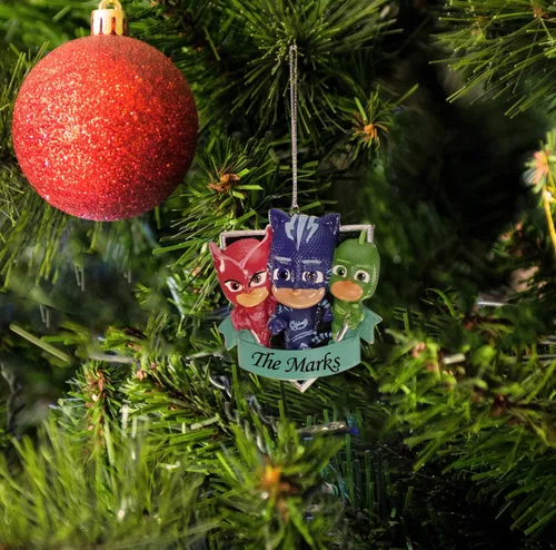 Vista 3 de PJ Mask - Adorno de Navidad con licencia oficial de superhéroes, trío de amigos, decoración de árbol de Navidad con nombre personalizado