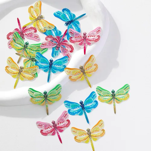 Vista 3 de Ahueca hacia fuera libélula filigrana encantos colgantes de insectos multicolor para pendientes DIY joyas colgantes decoraciones embalaje Libélula