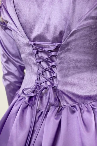 Vista 7 de Little Adventures Disfraz de Rapunzel encantado para mujeres adultas, Morado