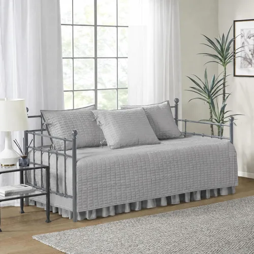 Vista 18 de Comfort Spaces Funda para sofá cama de lujo de doble cara - Acolchado, ropa de cama acogedora para todas las estaciones con falda de cama, fundas a