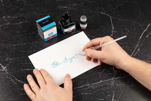 Vista 9 de Tinta para pluma estilográfica Herbin - Botella de 30 ml - Bleu Azur