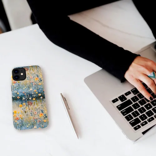 Vista 7 de Funda TnXee Compatible con iPhone 11, Funda Híbrida Brillante de 2 Capas para Prevenir Caídas para Niñas y Niños, Aspecto Bonito con Flores Salvajes