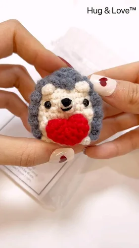 Vista 3 de Cute Valentines Day Gifts, Emotional Support Gifts Finished Crochet Hedgehog with Heart Pocket Hug, Greeting Cards (Pack of 3)