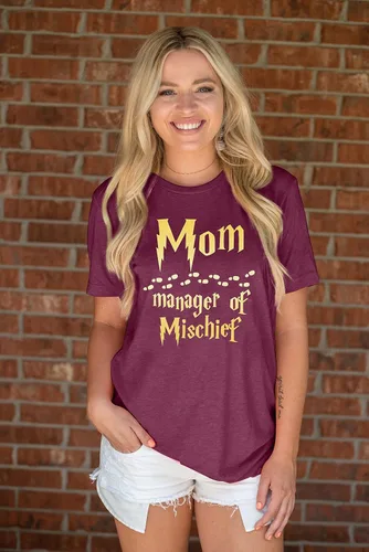 Vista 3 de Camiseta divertida para mujer, camiseta de gerente de travesuras, camiseta fantástica para mamá, mago, camiseta mágica para el día de la madre