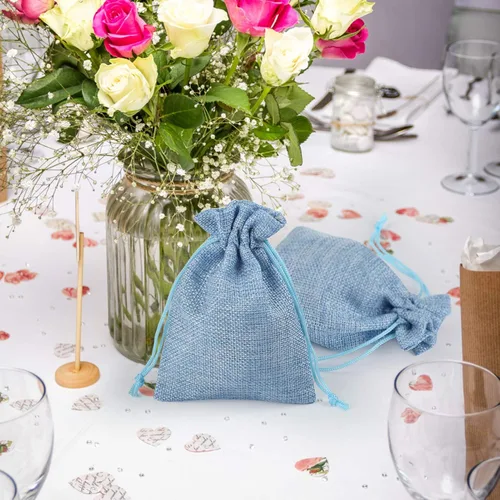 Vista 7 de Naler 24 bolsas de arpillera de 3.9 x 5.5 pulgadas con cordones, bolsas de regalo de lino, bolsas de joyería para bodas, recuerdos de fiesta, Azul