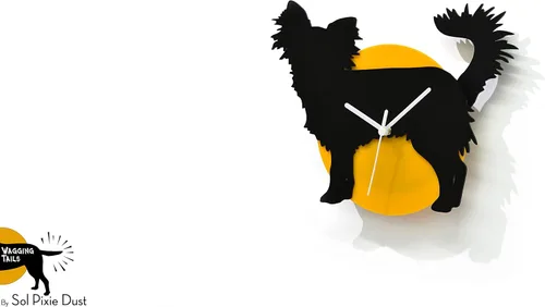 Vista 3 de Wagging Tail - Perro Chihuahua de pelo largo - Silueta negra y amarilla - Reloj de pared - Idea de regalo para dueño de perro - Amante de perros
