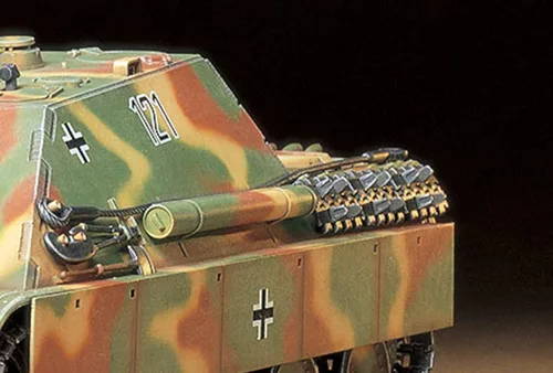 Vista 4 de Tamiya 35203 1/35 Ger. Jagdpanther versión tardía tanque de plástico modelo kit