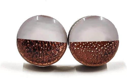 Vista 19 de Dos tonos con aretes de 10 mm de metal martillado falso, aretes redondos para mujeres, niñas y hombres, hechos a mano, postes de acero inoxidable