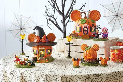 Vista 7 de Department 56 Disney Village - Figura iluminada de Mickey Mouse Town Center, accesorios de Halloween, 4 pulgadas, multicolor