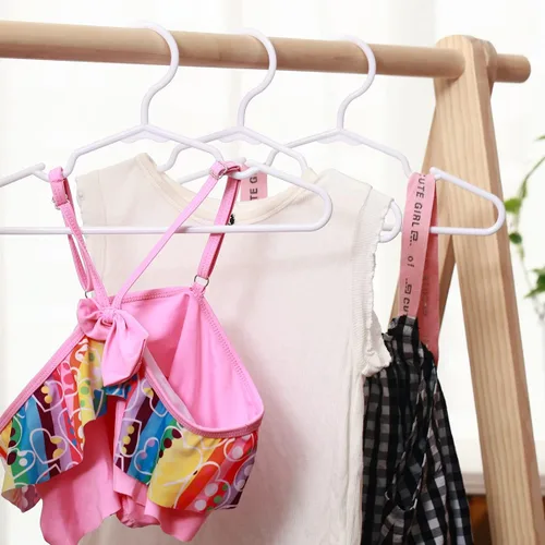 Vista 7 de Perchas para ropa de bebé, paquete de 120 perchas de plástico blanco para niños, 11.5 pulgadas, ahorro de espacio, antideslizantes, para bebés