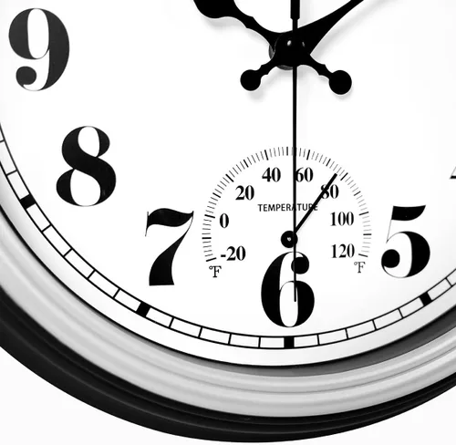 Vista 3 de JENLYSTIME Reloj de pared impermeable retro para interiores y exteriores 12 plata