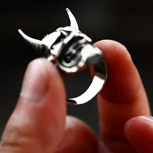 Vista 4 de Anillos de calavera de acero inoxidable, anillo de muerte grueso y vanguardista para hombres