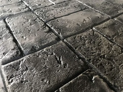 Vista 2 de Sello de hormigón tejido de ladrillo desgastado, patrón clásico de pavimentador, tapete texturizado de poliuretano resistente, detalle decorativo