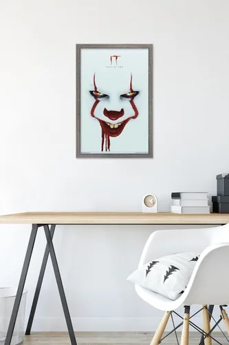 Vista 6 de Trends International IT: Capítulo 2 - Póster de pared de una hoja de sonrisa, 14.6 x 22.4 in, versión enmarcada de madera de granero