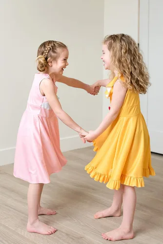 Vista 7 de Little Adventures Vestido de princesa de belleza amarillo
