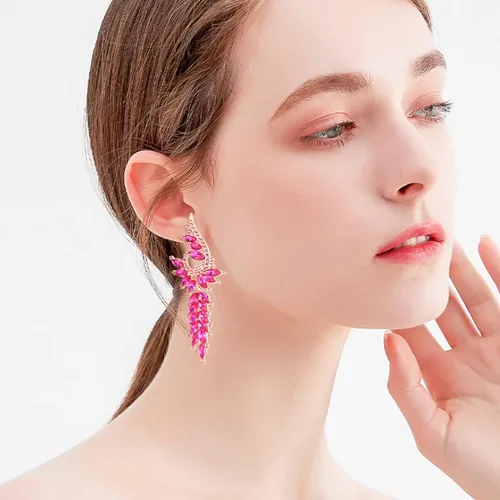 Vista 2 de KELMALL Aretes colgantes largos con diamantes de imitación para mujer, aretes colgantes de cristal brillante, aretes colgantes para boda y baile