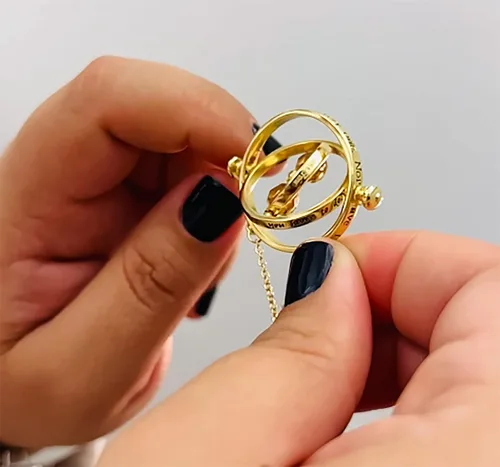 Vista 4 de Harry Potter Joyería Hermione - Collar giratorio mágico de reloj de arena de viaje en el tiempo, girador de tiempo, chapado en oro, 22 pulgadas
