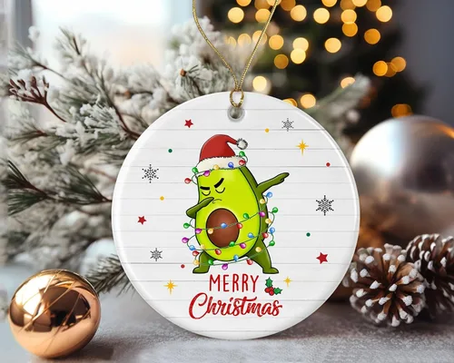 Vista 2 de Adorno de aguacate de Feliz Navidad, adorno de Navidad 2023, adorno de luz de Navidad de aguacate, adorno de Navidad para niños, adorno de Navidad